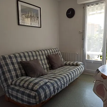 Appartement T2 Aux Sables D'olonne Avec Terrasse, Pres De La - Fr-1-325-132 Les Sables-dʼOlonne
